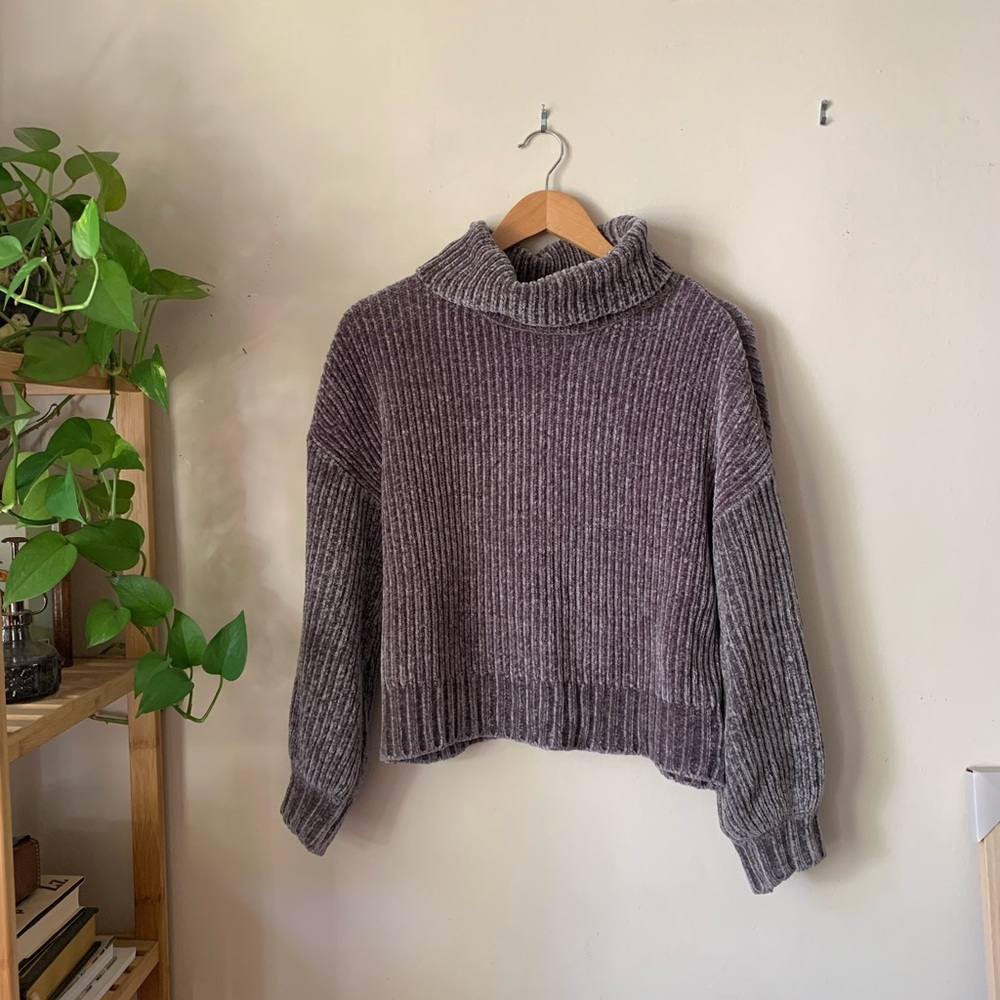 DIVIDED // Chunky Drop Shoulder Turtle Neck